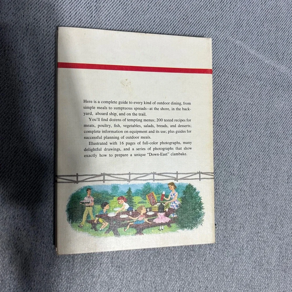 Betty Crocker Vintage Outdoor Cook Book Set 2pc Red White Barbecue Recipes